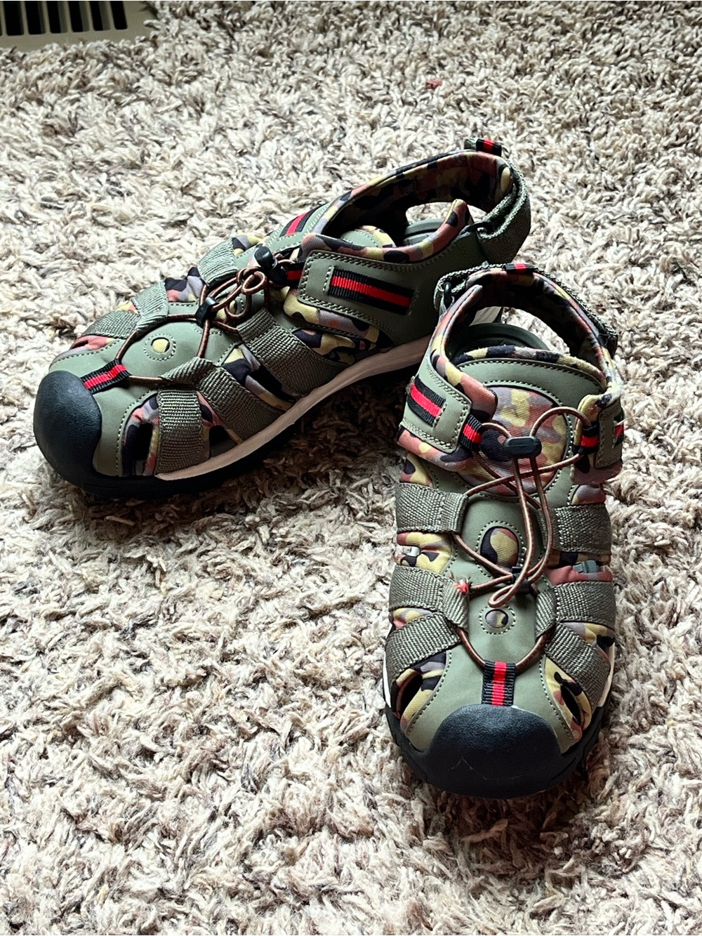 Lands End Closed Toe Hiking Sandal/Water Shoe Sz. 4M Youth Camo Green EUC Play